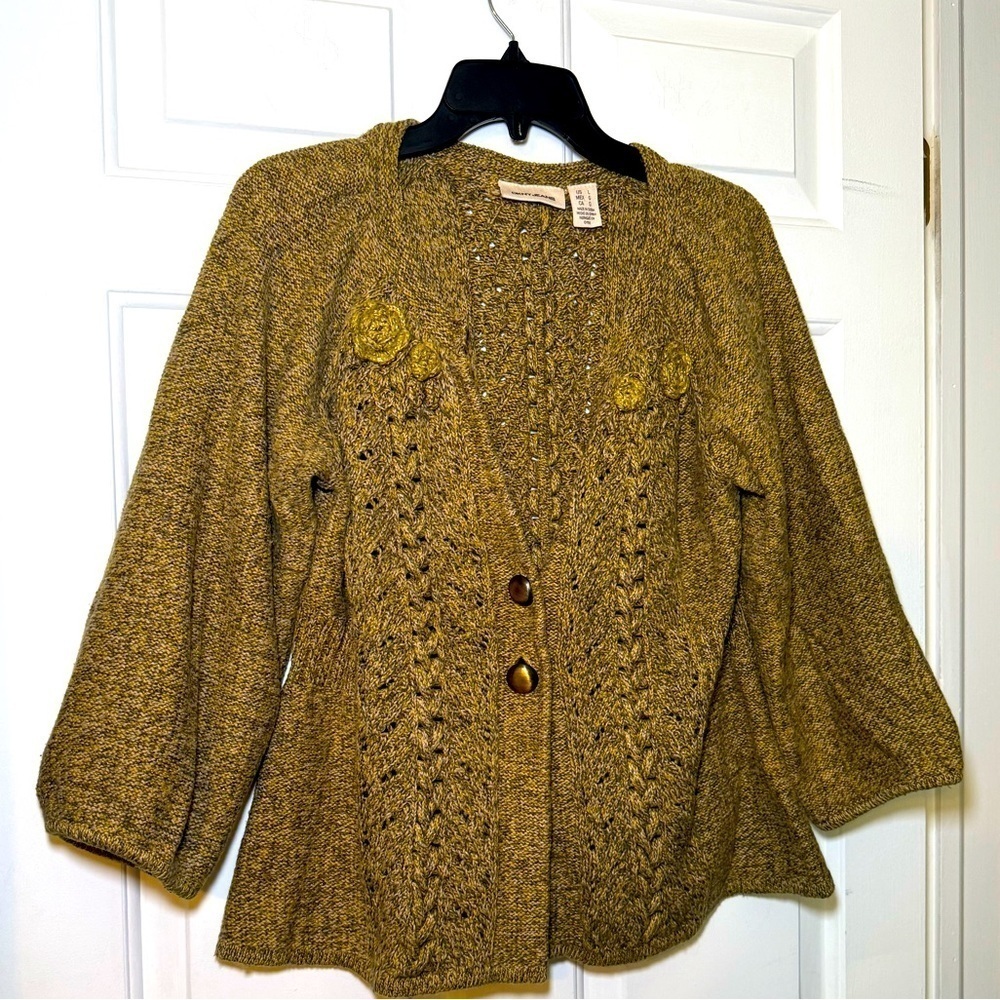 DKNY Woman’s Swing Cardigan size Large Yellow & Gray Chunky Knit V Neck Floral